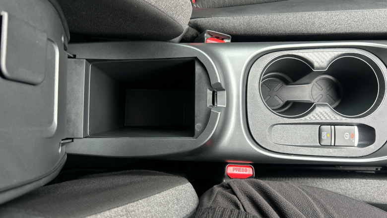 Nissan Juke 1.0 DiG-T N-Connecta 5dr DCT Petrol Hatchback